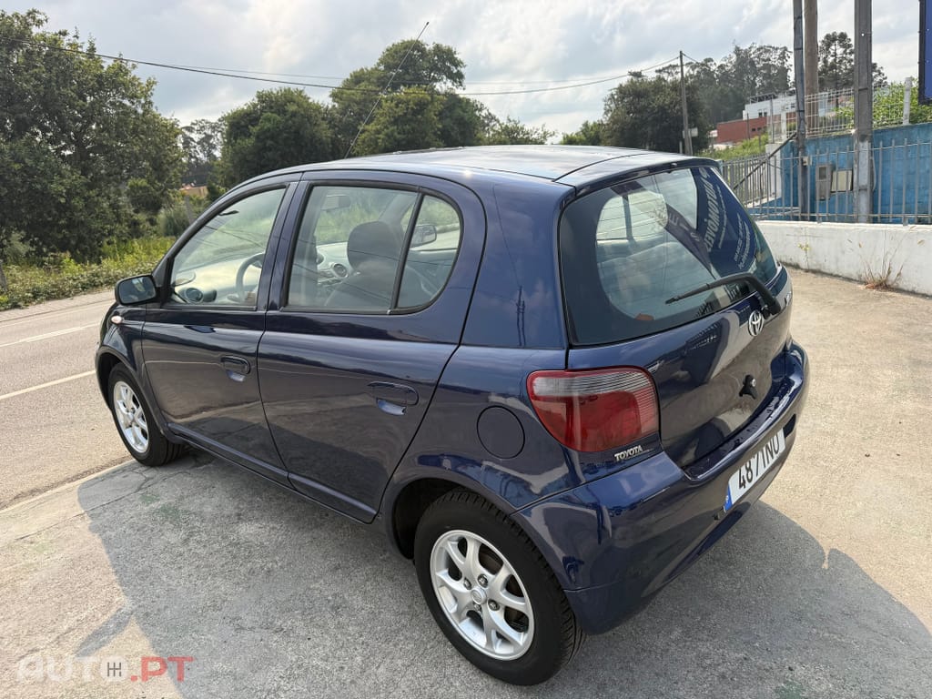 Toyota Yaris 1.0 Base