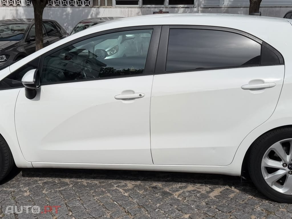 Kia Rio UB