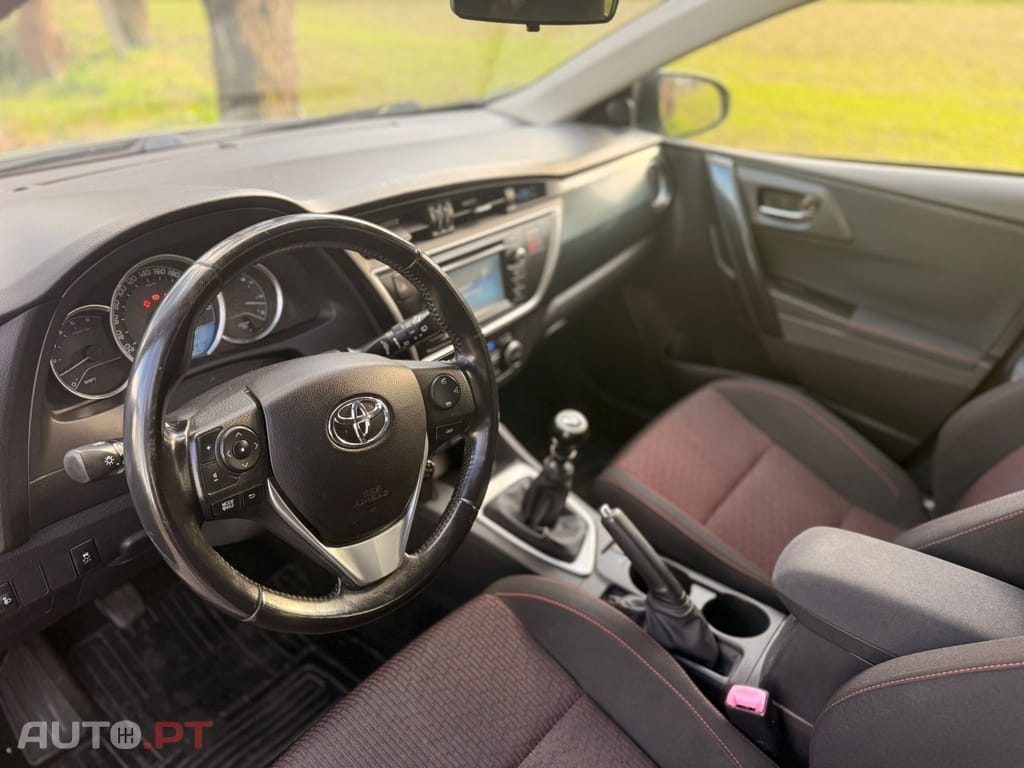 Toyota Auris Touring Sports 1.4 D-4D Com+P.Sport +Navi
