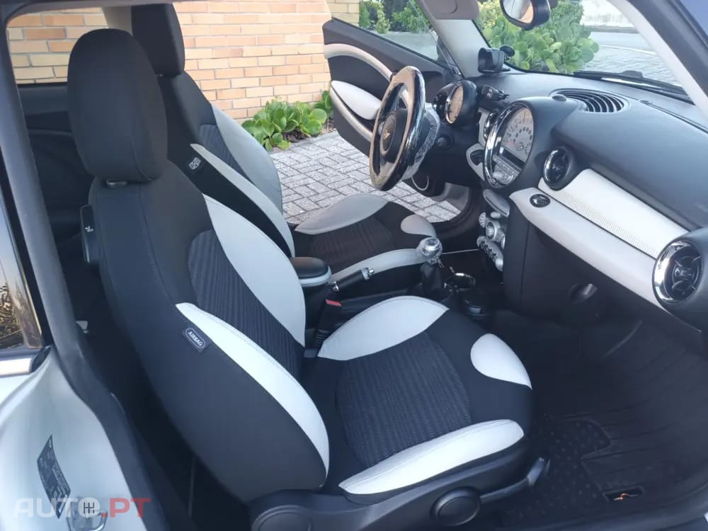 MINI Cooper Cooper D