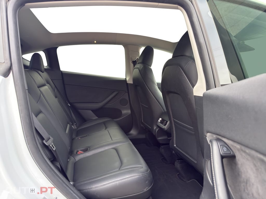 Tesla Model Y Long Range Dual Motor AWD