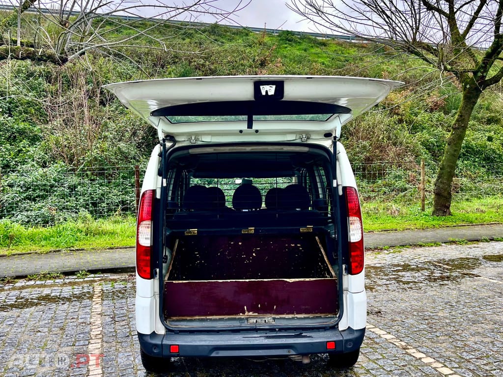 Fiat Doblo 5 Lugares