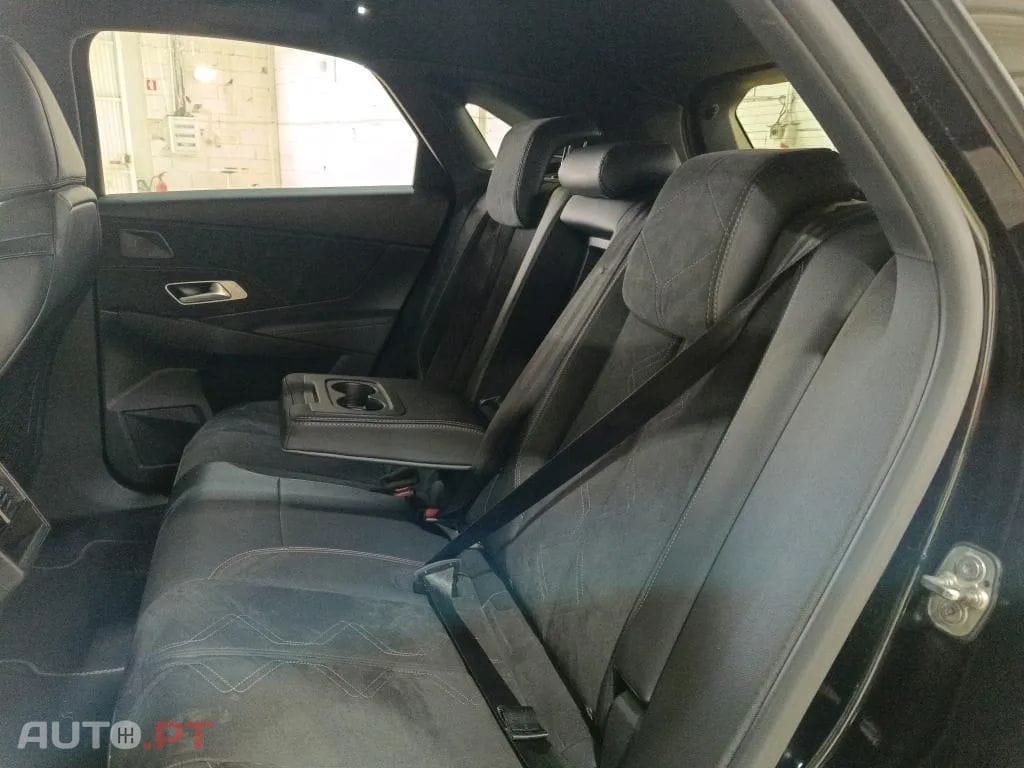 DS DS7 Crossback E-Tense Performance Line EAT8