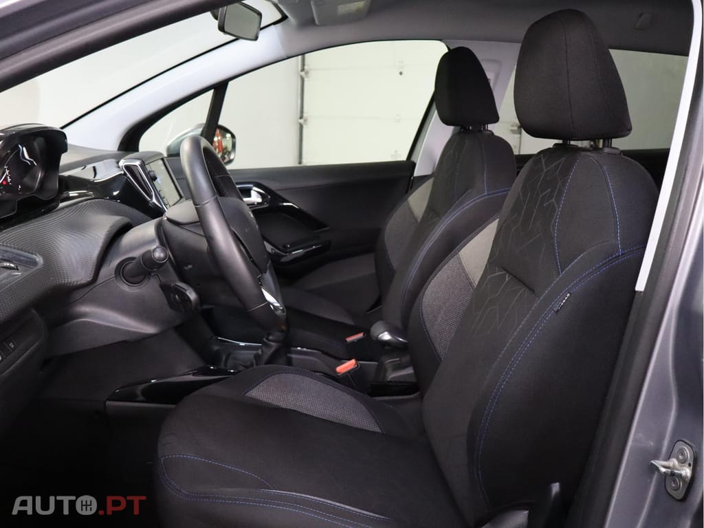 Peugeot 2008 Signature 1.5 BlueHDi 