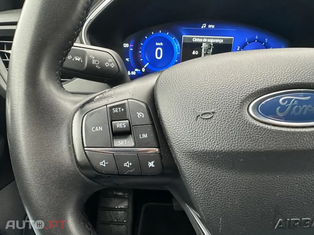 Ford Focus SW 1.0 EcoBoost Active Aut. — fotografia 19