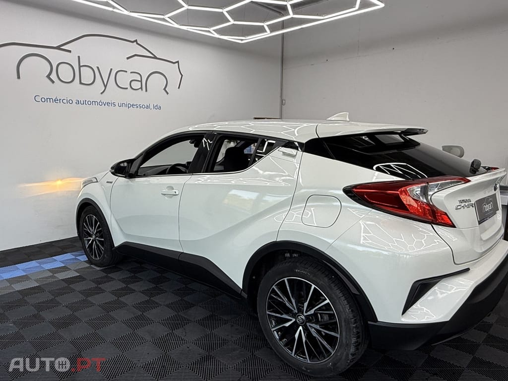 Toyota C-HR 1.8 Hybrid Square Collection