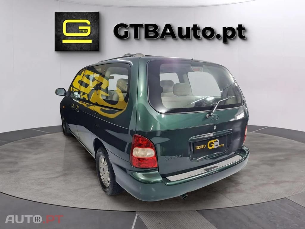 Kia Carnival LS