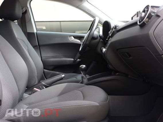 Audi A1 1.0 TFSI S-line