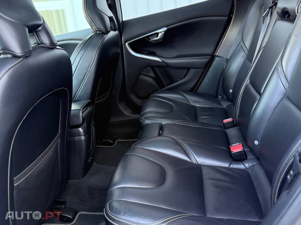 Volvo V40 2.0 D2 R-Design
