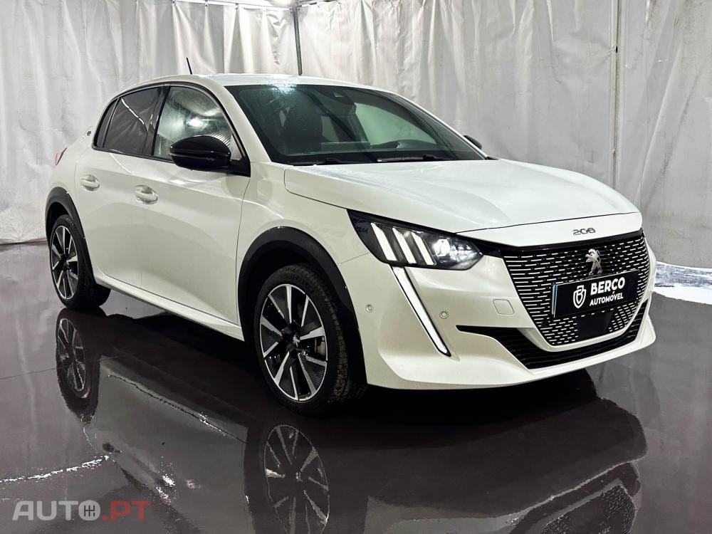 Peugeot E-208 50 kWh GT Pack