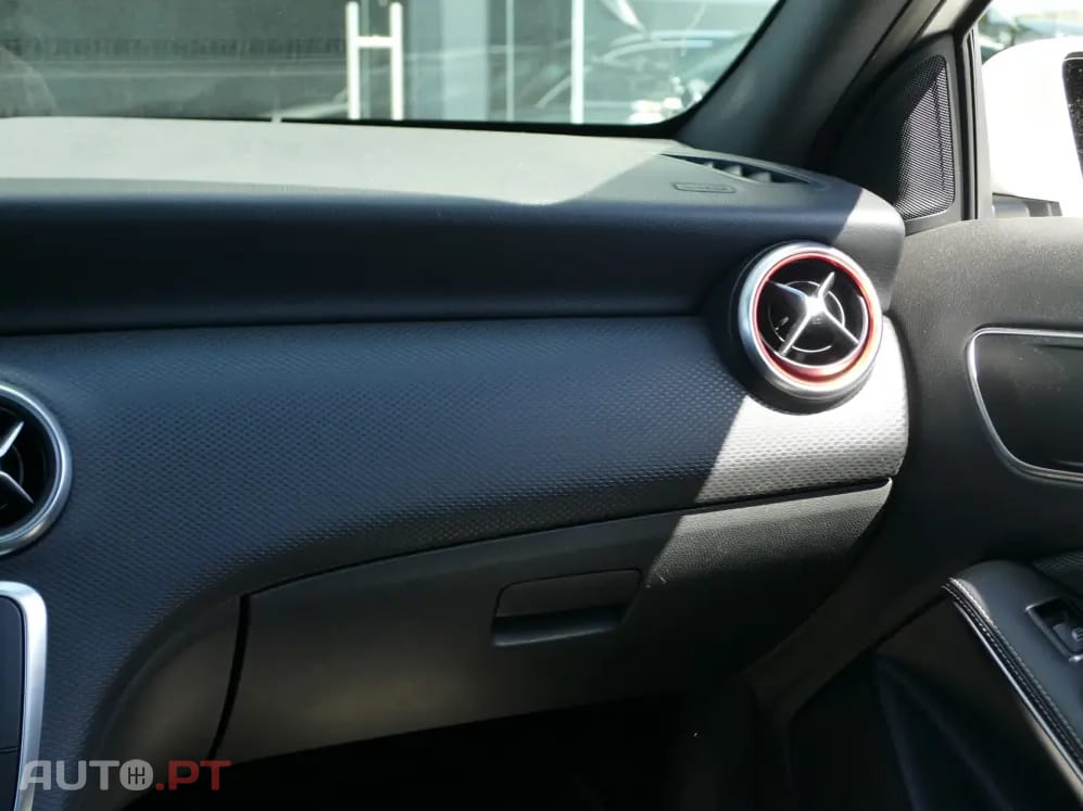 Mercedes-Benz A 180 d AMG Line