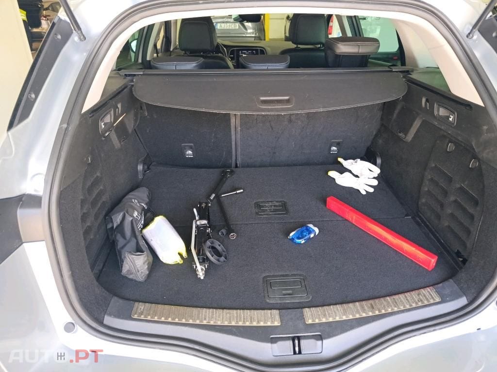 Renault Mégane Sport Tourer 1.5 Blue dCi Intens EDC