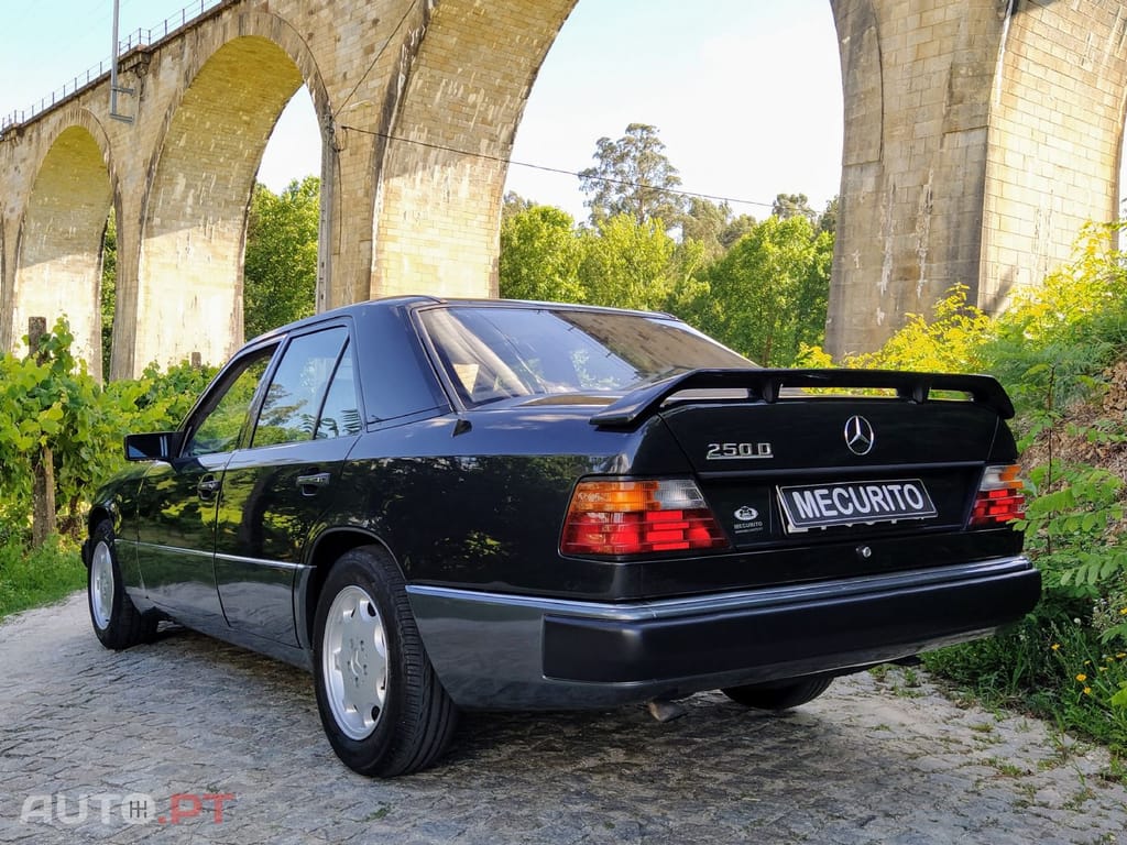 Mercedes-Benz 250 D
