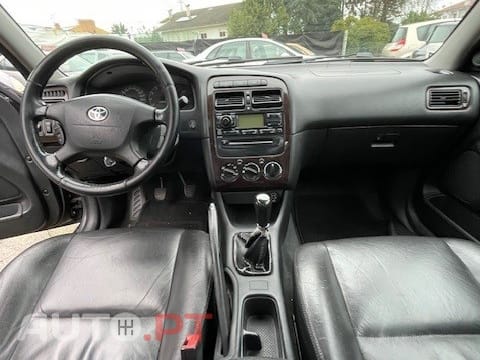 Toyota Avensis S/D 1.6 Executive