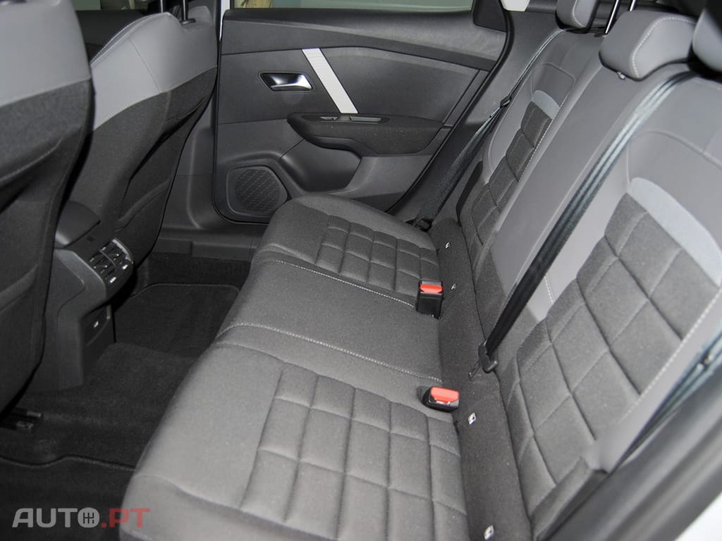 Citroen C4 1.2 Hybrid Plus e-DSC6