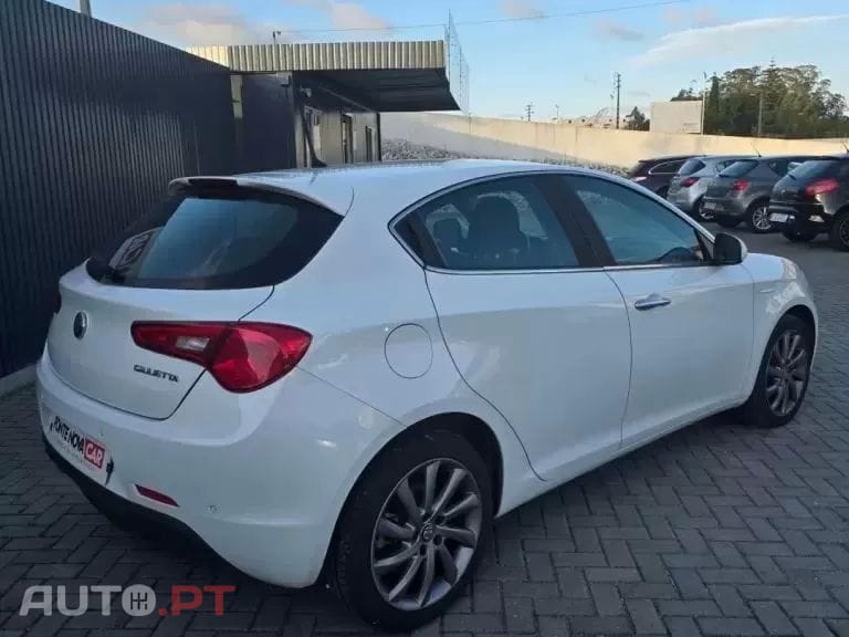 Alfa Romeo Giulietta 1.6 JTDM Sport — fotografia 7