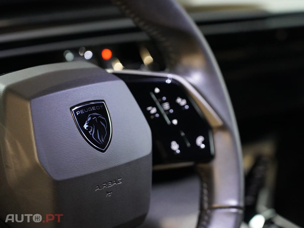 Peugeot 3008 1.2 Hybrid Allure e-DCS6