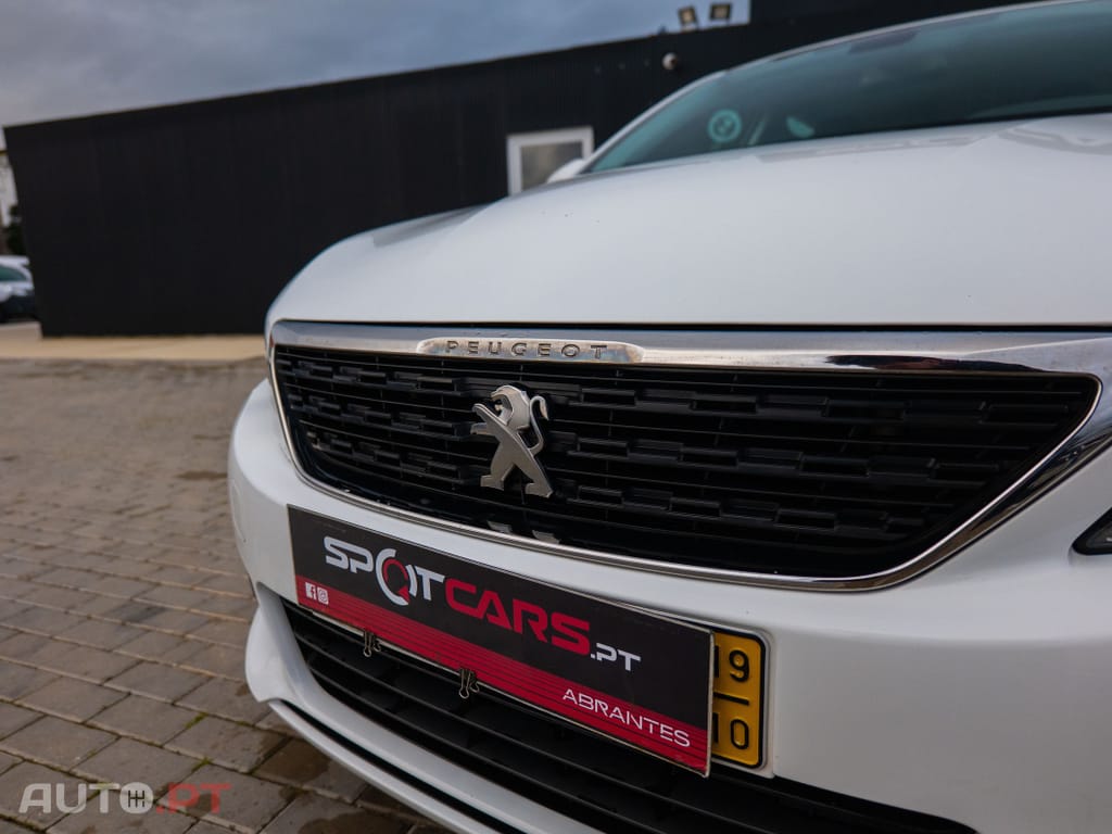 Peugeot 308 1.5 BlueHDi Business Line