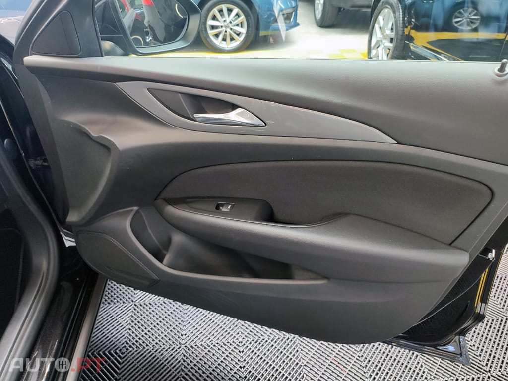 Opel Insignia 1.6 CDTI BUSINESS