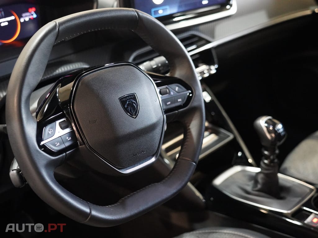 Peugeot 2008 1.2 PureTech Allure