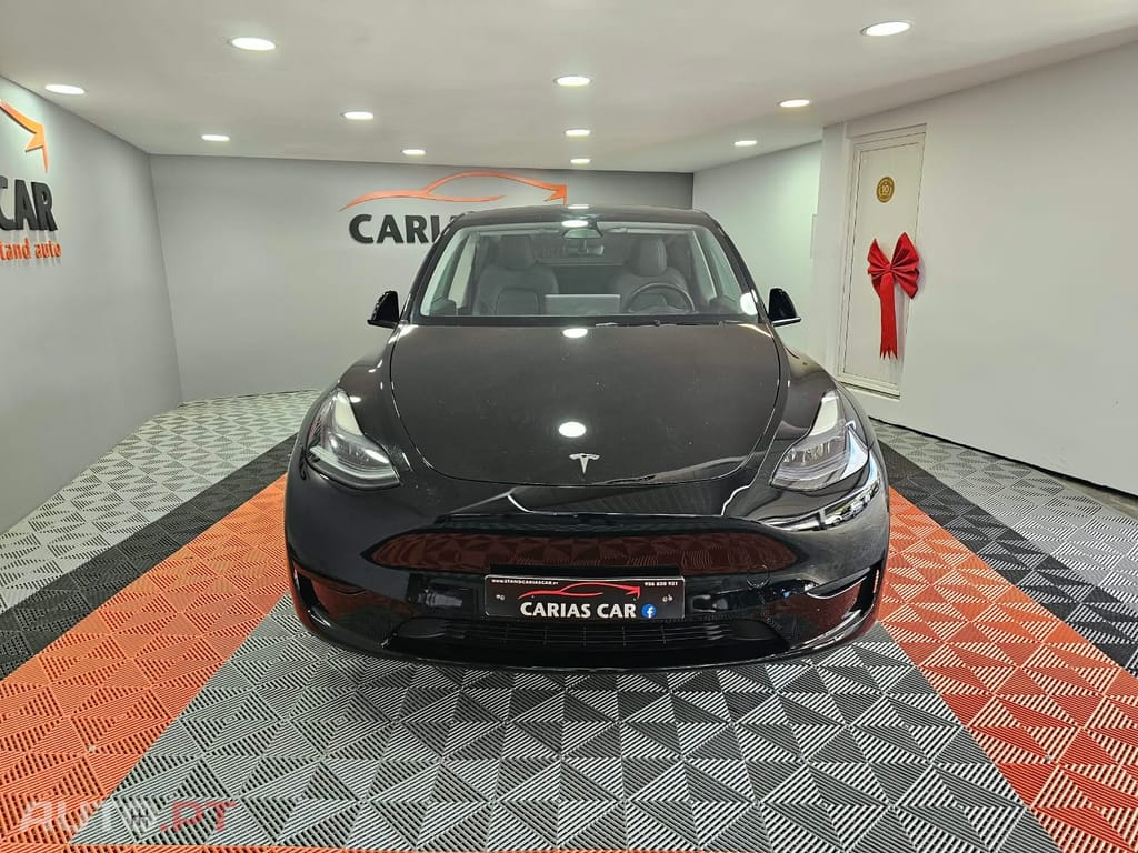Tesla Model Y Standard Long Range RWD