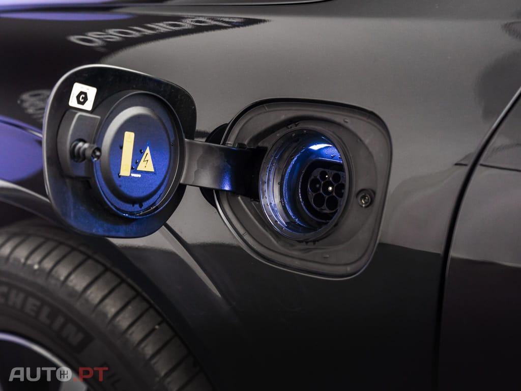 Volvo XC60 2.0 T6 PHEV Core AWD