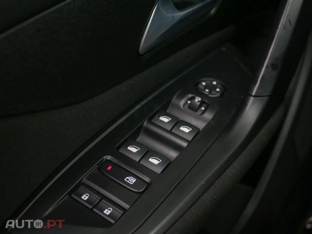 Peugeot 308 PureTech 130 EAT8 Active Pack