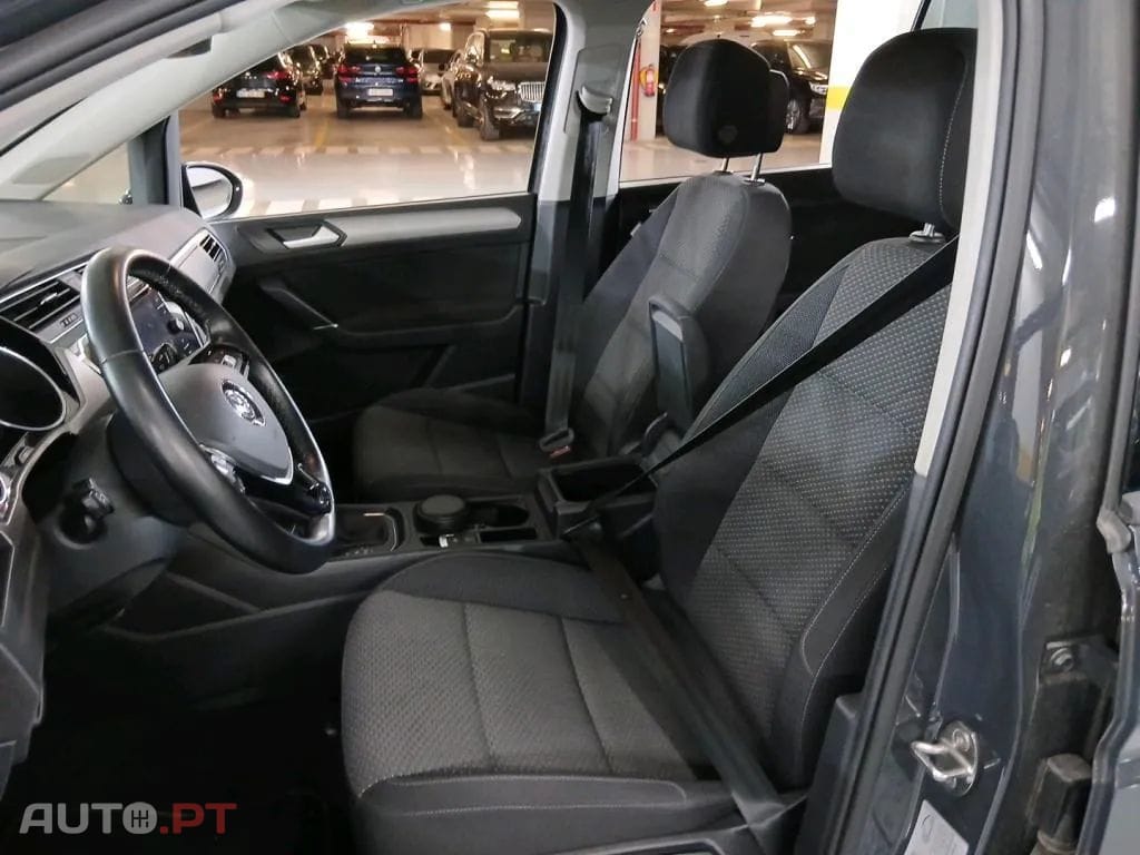 Volkswagen Touran 2.0 TDI Confortline DSG