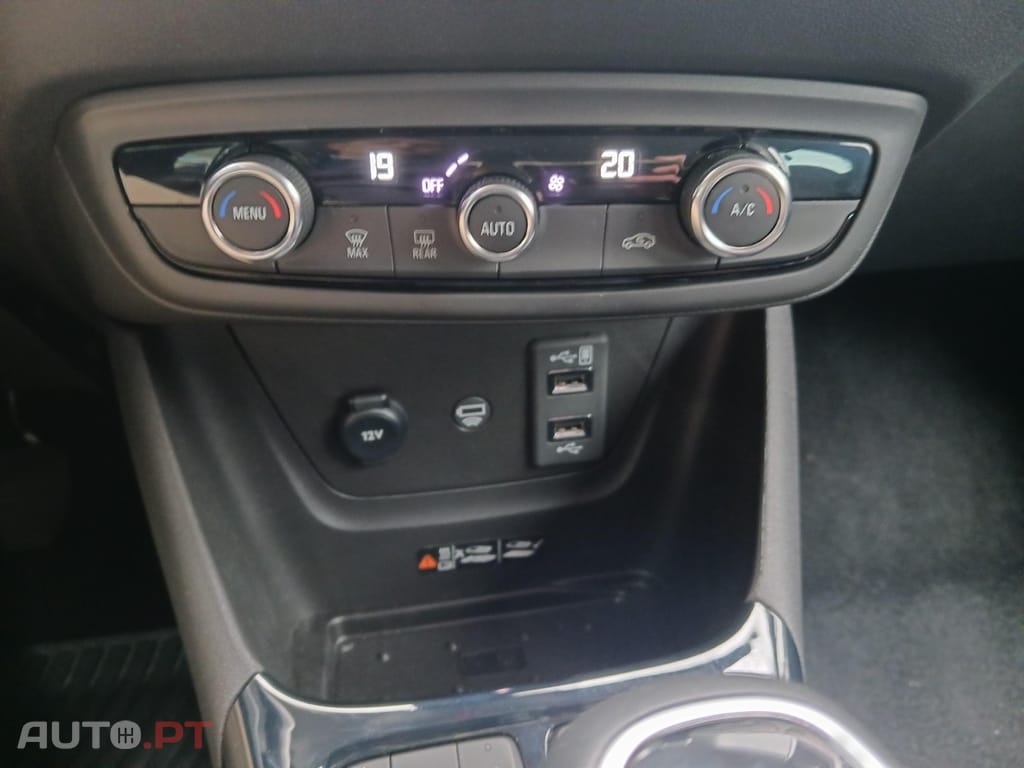 Opel Crossland 1.2 T Design & Tech