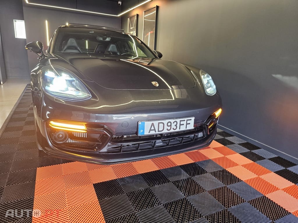 Porsche Panamera 4 E-Hybrid