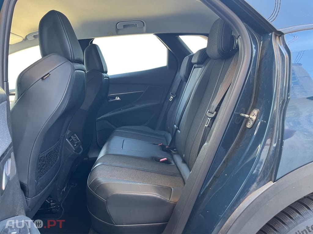 Peugeot 3008 1.6 Hybrid Allure e-EAT8