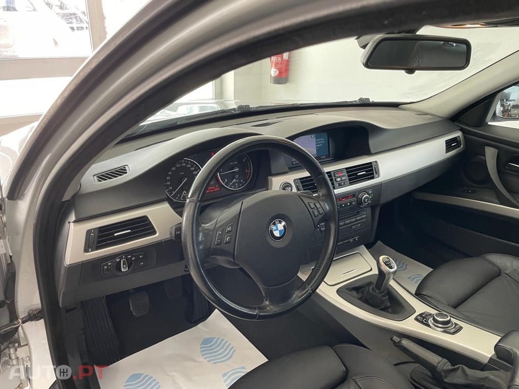BMW 320 d EfficientDynamics Navigation