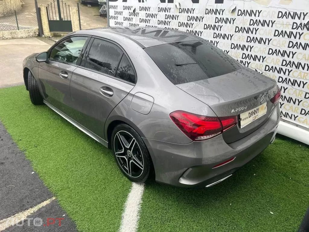 Mercedes-Benz A 200 d AMG Line Aut. — fotografia 10