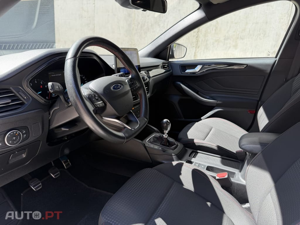Ford Focus 1.0 EcoBoost MHEV ST-Line