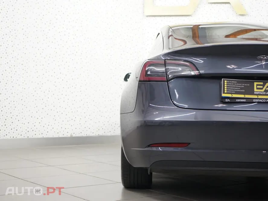 Tesla Model 3 Standard Range Plus RWD