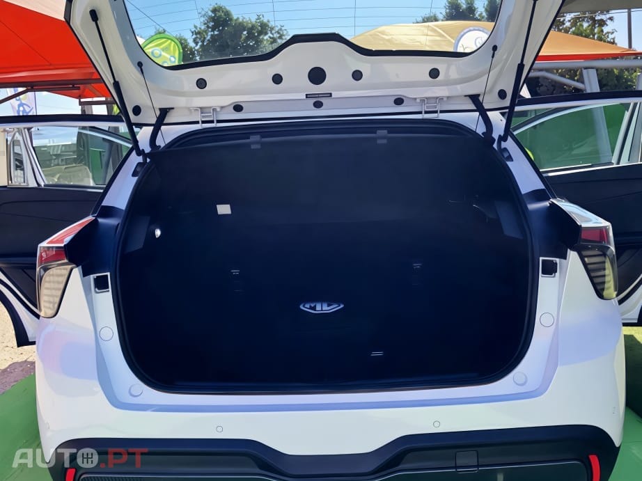 MG MG4 51 kWh Standard