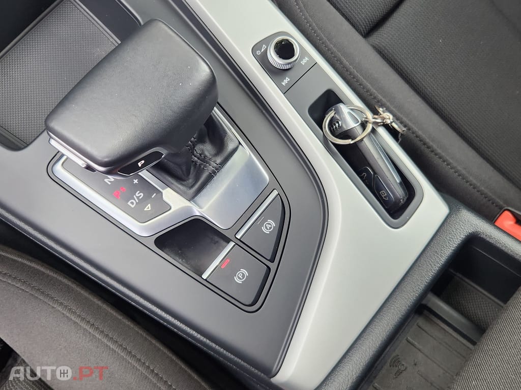 Audi A4 Avant 40 TDI S line S tronic