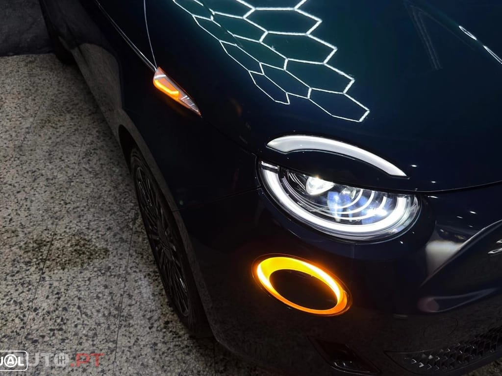 Fiat 500e La Prima