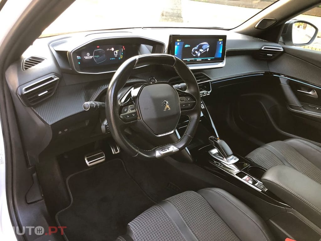 Peugeot E-2008 50 kWh GT