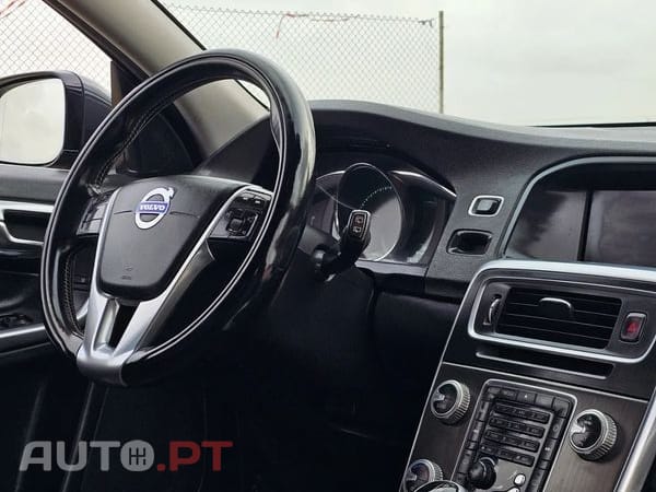 Volvo V60 D6 Plug-In-Hybrid AWD Geartronic Pure Limited