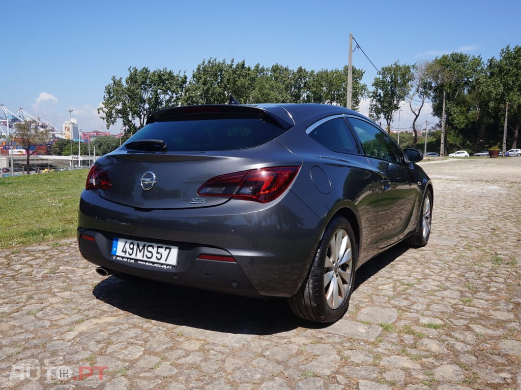 Opel Astra GTC 1.4 Turbo