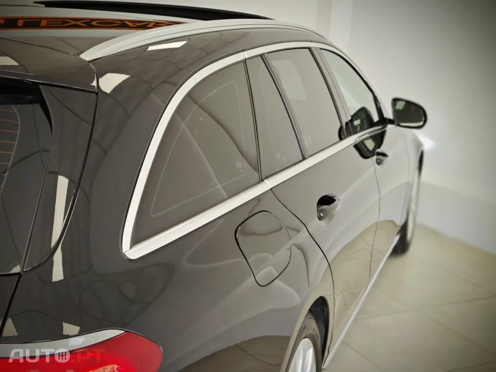 Mercedes-Benz E 220 Exclusive — fotografia 38