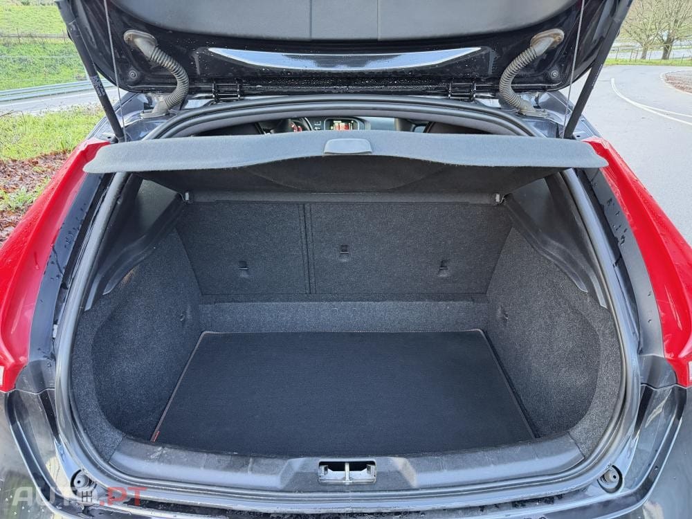 Volvo V40 2.0 D2 Ocean Race Edition