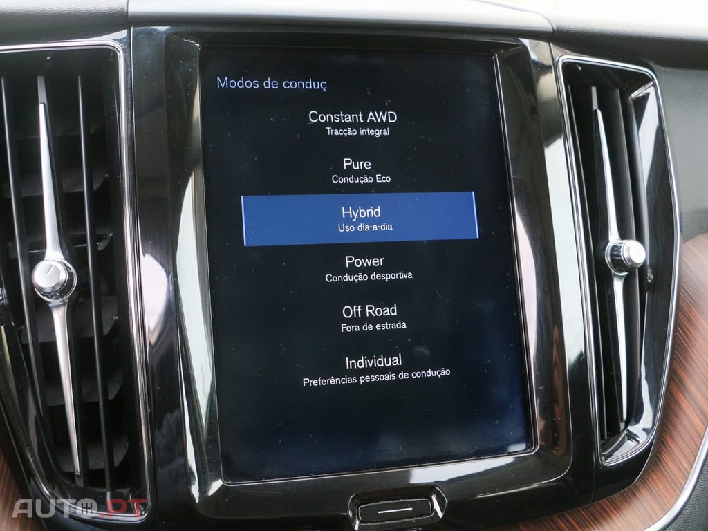 Volvo XC60 2.0 T8 PHEV Momentum AWD