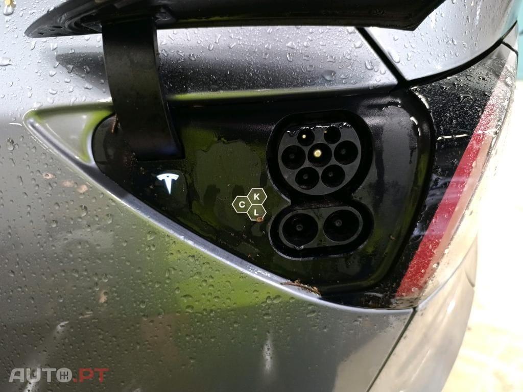 Tesla Model Y Long Range Tração Traseira