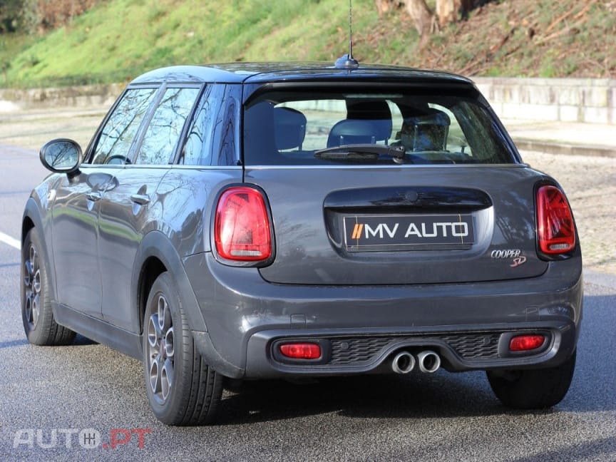 MINI Cooper Cooper SD Auto Desportiva