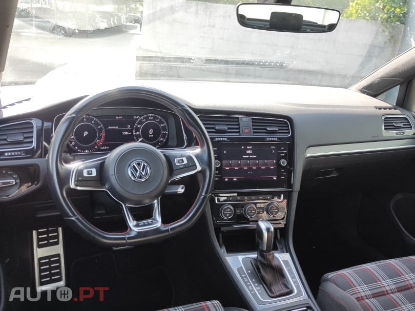 Volkswagen Golf 2.0 TSI GTI DSG