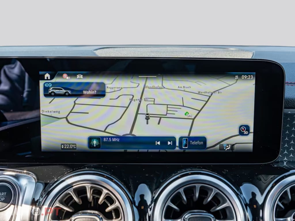 Mercedes-Benz EQB 300 4M AMG-Sport I.V.A DEDUTIVEL