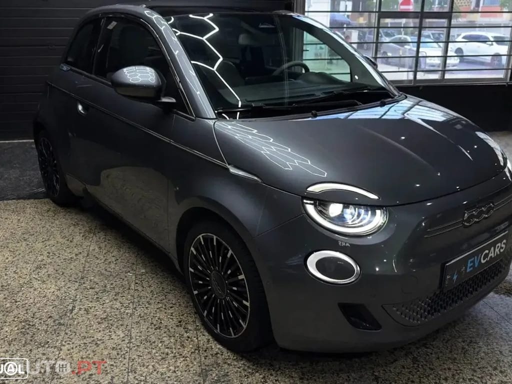 Fiat 500e La Prima