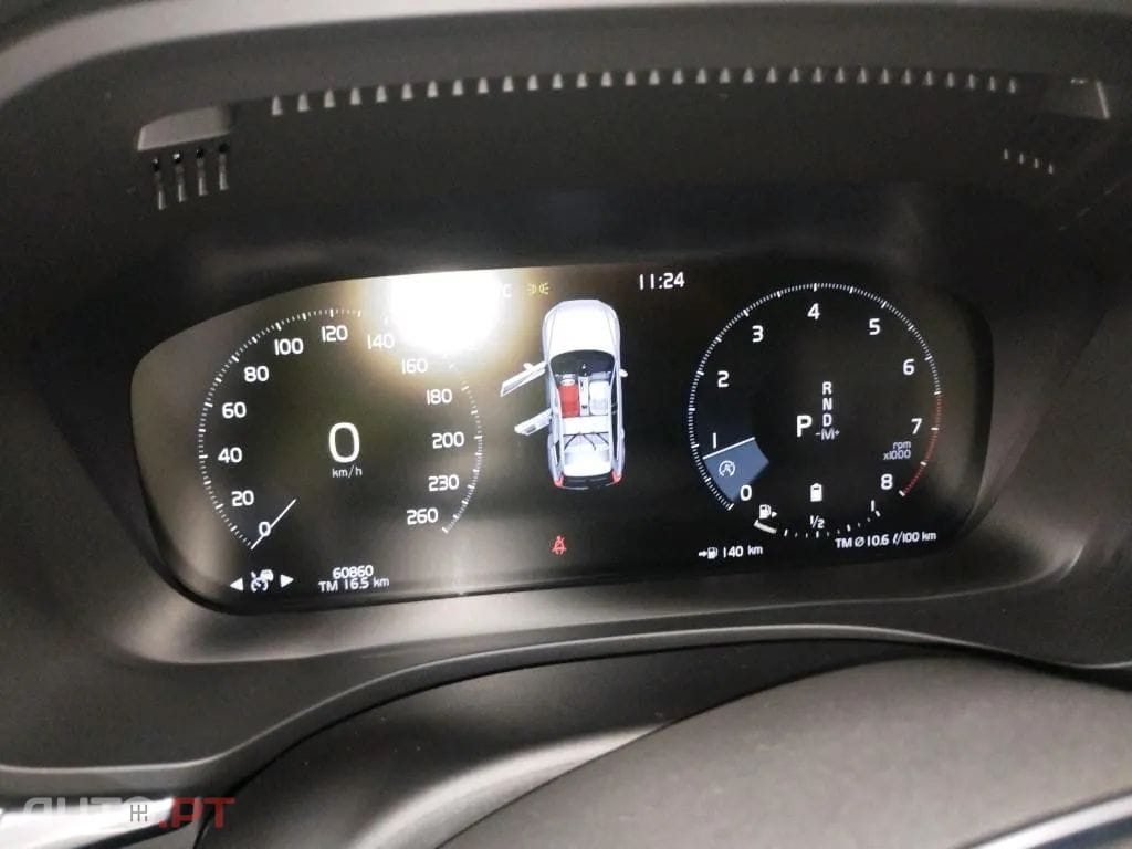 Volvo XC60 2.0 B4 R-Design